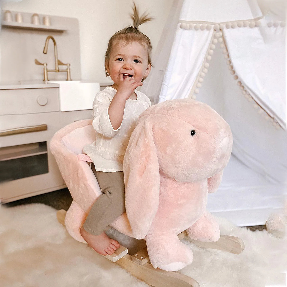 HOMCOM Kids Rocking Rabbit, Plush Rocking Horse Ride-On w/ Sound, Wood Base, Seatbelt, for Ages 18-36 Months, Pink