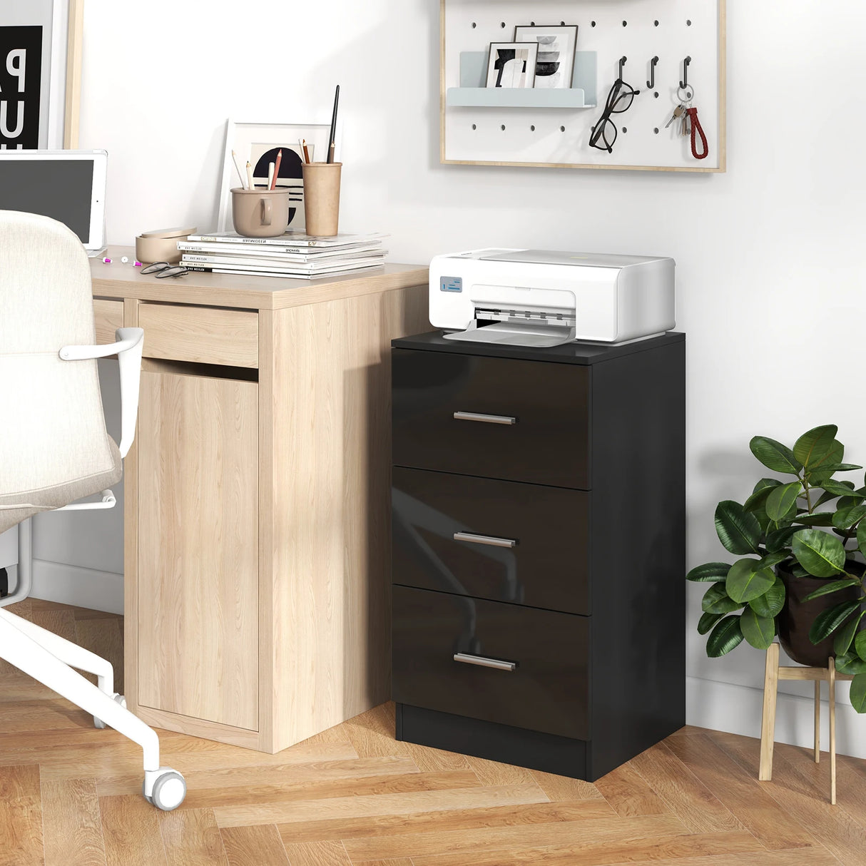 Office cabinet with 3 drawers
