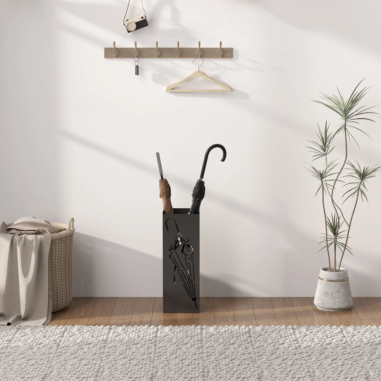 HOMCOM Metal Umbrella Stand, Square Umbrella Holder with 4 Hooks and Removable Drip Tray, Decorative Umbrella Storage Rack for Entryway, Hallway, 15.5 x 15.5 x 41 cm, Black
