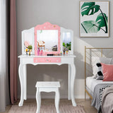 Children&#39;s dressing table with a three-part mirror