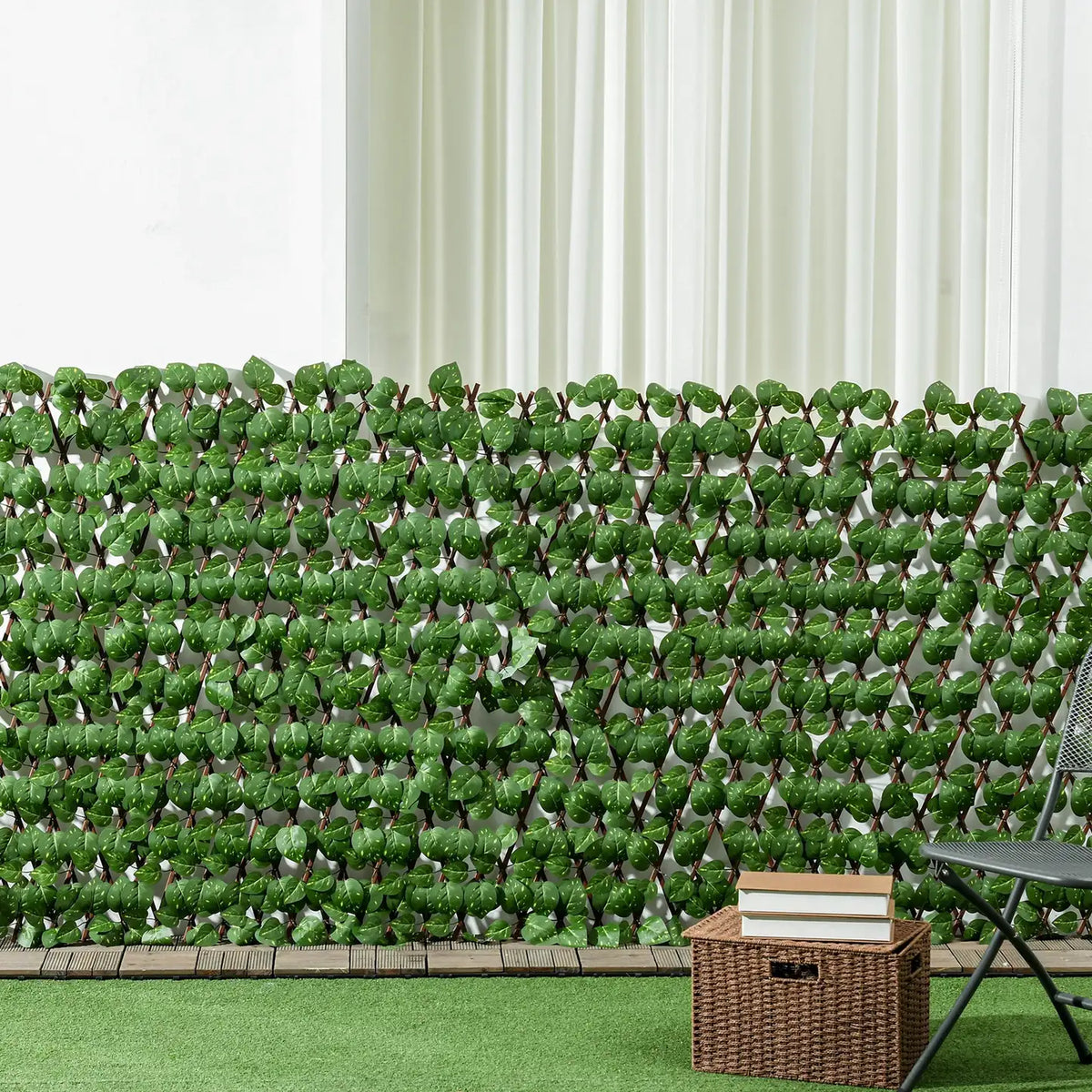 Outsunny Set of 2 Expandable Artificial Trellis Hedges  Realistic Leaf Privacy Screen, 2 x 1 m