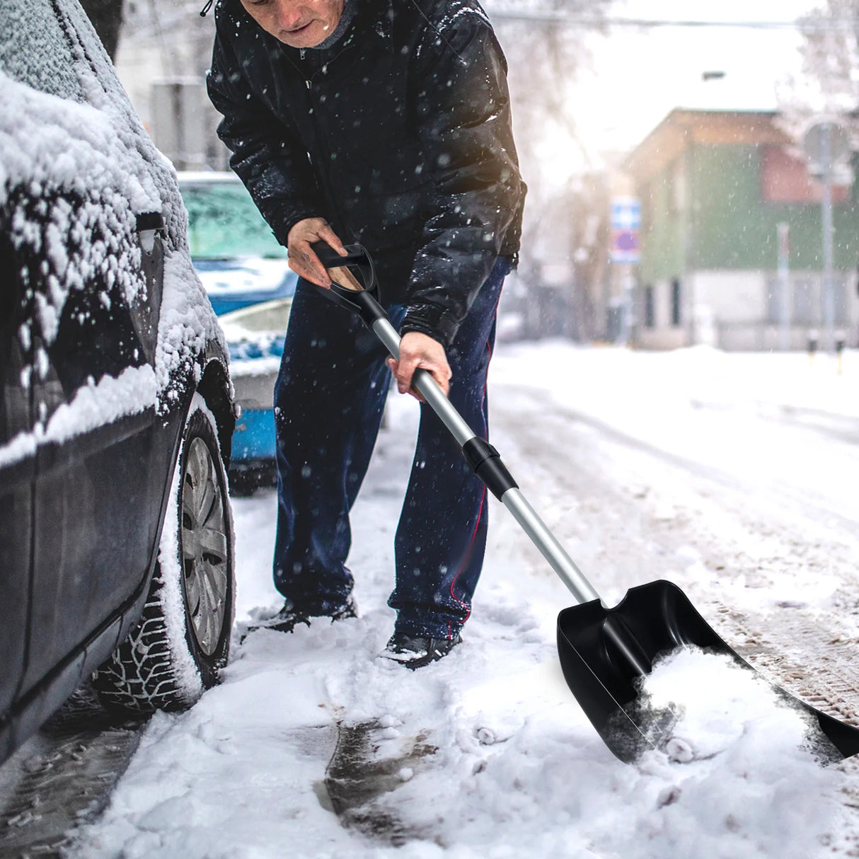 Adjustable snow shovel made of aluminum
