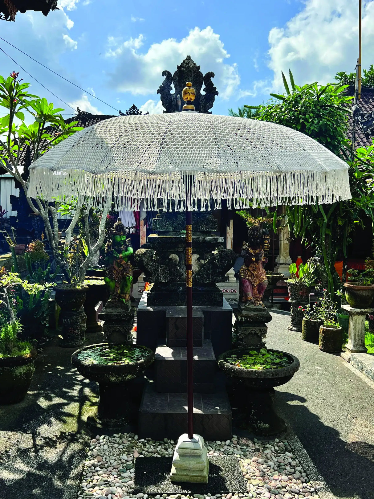 BALI WHITE MACRAM SUN PARASOL 2M (with screw pole fitting)