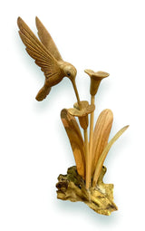 SINGLE HUMMINGBIRD DRINKING NECTAR