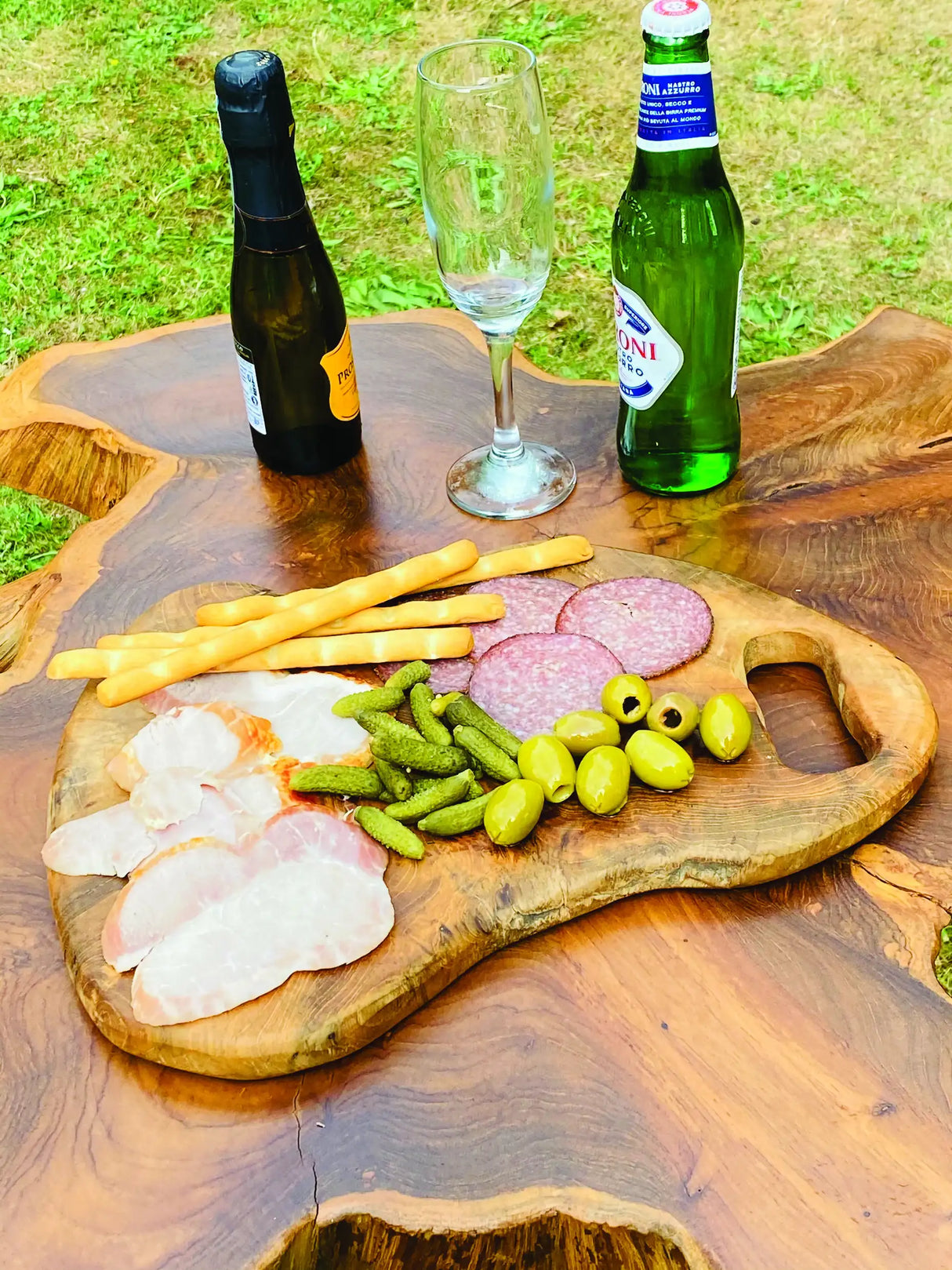 TEAK CHOPPING BOARD W/HANDLE 35X25