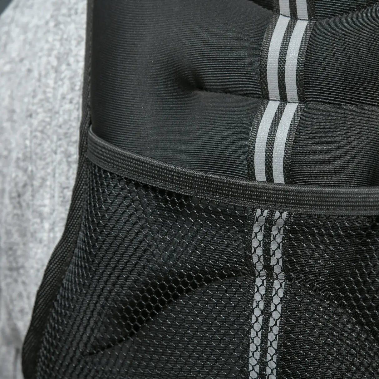 HOMCOM 5KG Weighted Vest, Running Weight Vest with Adjustable Straps, Convenient Pocket and Reflective Strips, for Men and Women Cardio Exercise Strength Training Workout