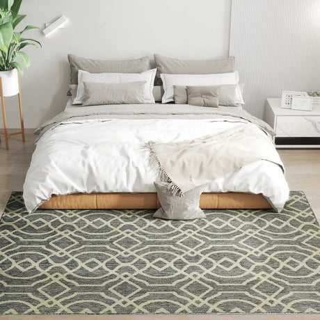 HOMCOM UV Resistant Indoor & Outdoor Area Rug, Easy-Cleaning Machine Washable Rug with Geometric Pattern for Patio, Garden, Kitchen, Bathroom or Living Room, 230 x 160 cm, Grey