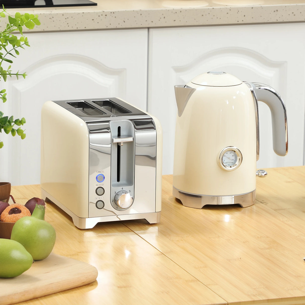 HOMCOM Retro Toaster and Kettle Set - Cream
