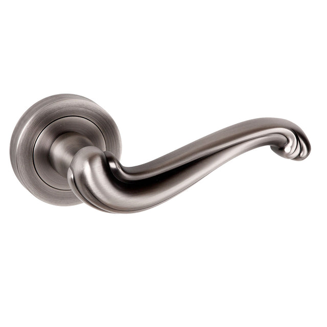 Old English Colchester Lever Door Handle on Round Rose - Matt Gun Metal - Set