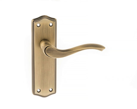 Old English Warwick Latch Lever Door Handle on Backplate - Matt Antique Brass - Set