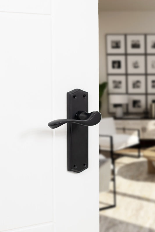 Old English Warwick Latch Lever Door Handle on Backplate - Matt Black - Set