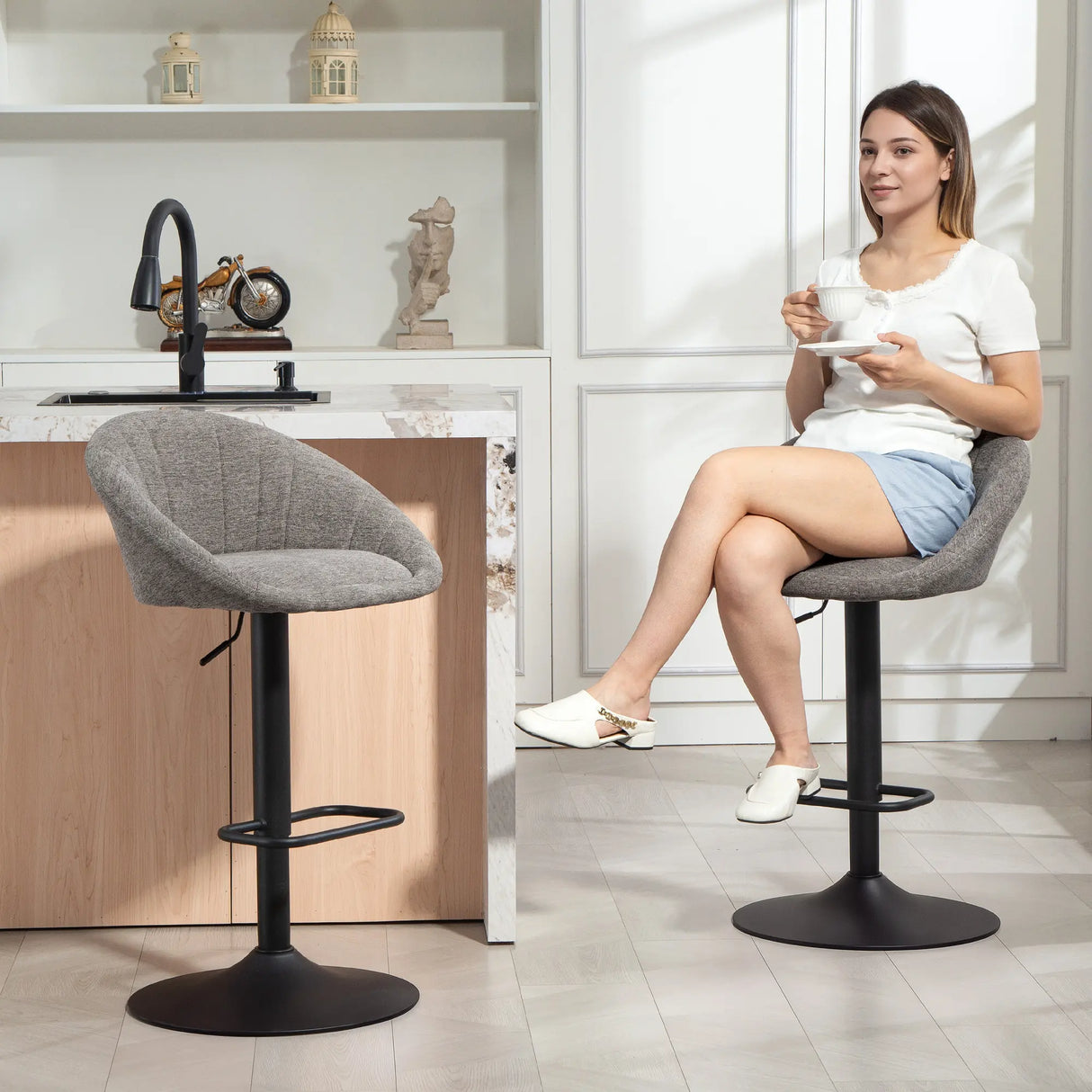HOMCOM Set of Two Relaxed Tub Bar Stools - Grey