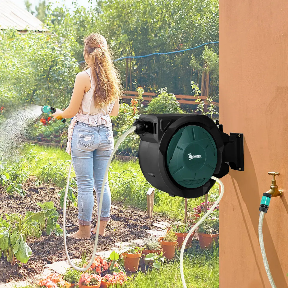 Outsunny Retractable Hose Reel Wall Mounted, 30+2m Garden Hose Pipe Reel with Lock, Auto Rewind, 7 in 1 Spray Nozzle, Includes Wall Fixings, 180 Swivel, Outdoor Watering, 59 x 23 x 42 cm, Green