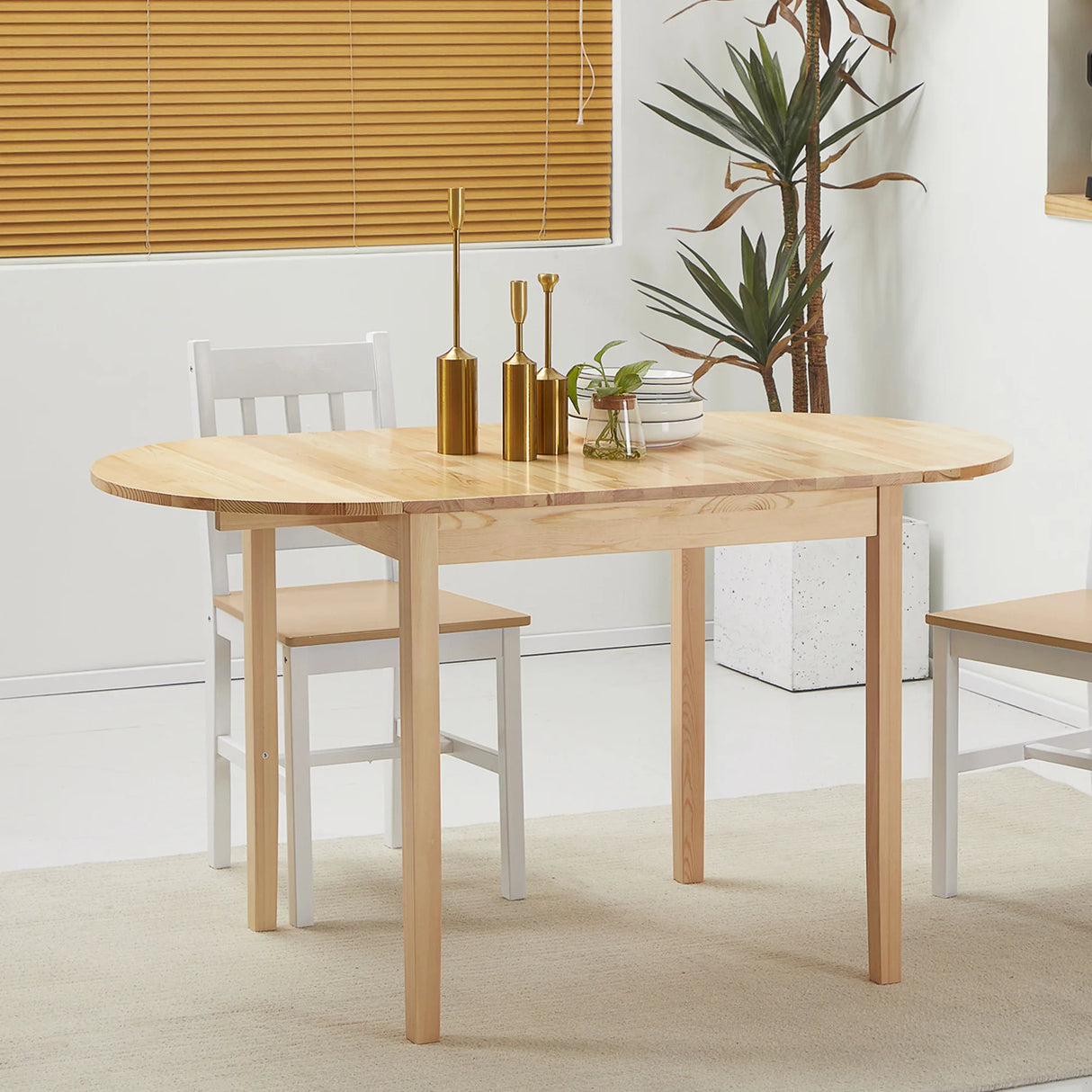 HOMCOM 4-6 Person Wooden Drop-Leaf Table - Natural Finish