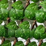 Outsunny Set of 2 Expandable Artificial Trellis Hedges  Realistic Leaf Privacy Screen, 2 x 1 m