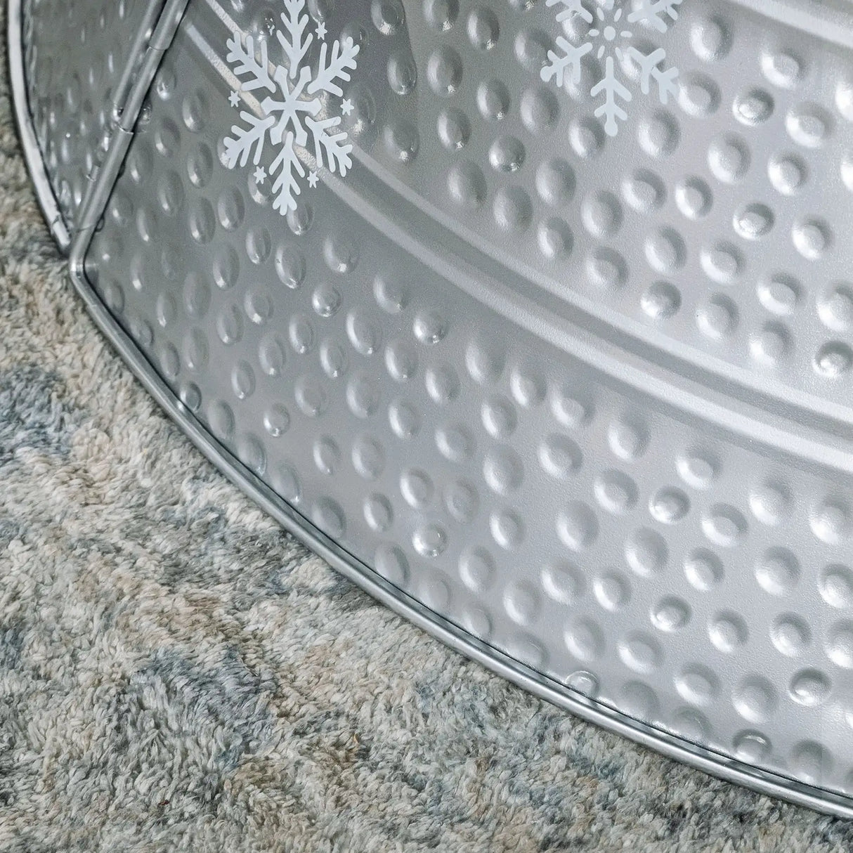 HOMCOM 66cm Hammered Steel Christmas Tree Base Collar