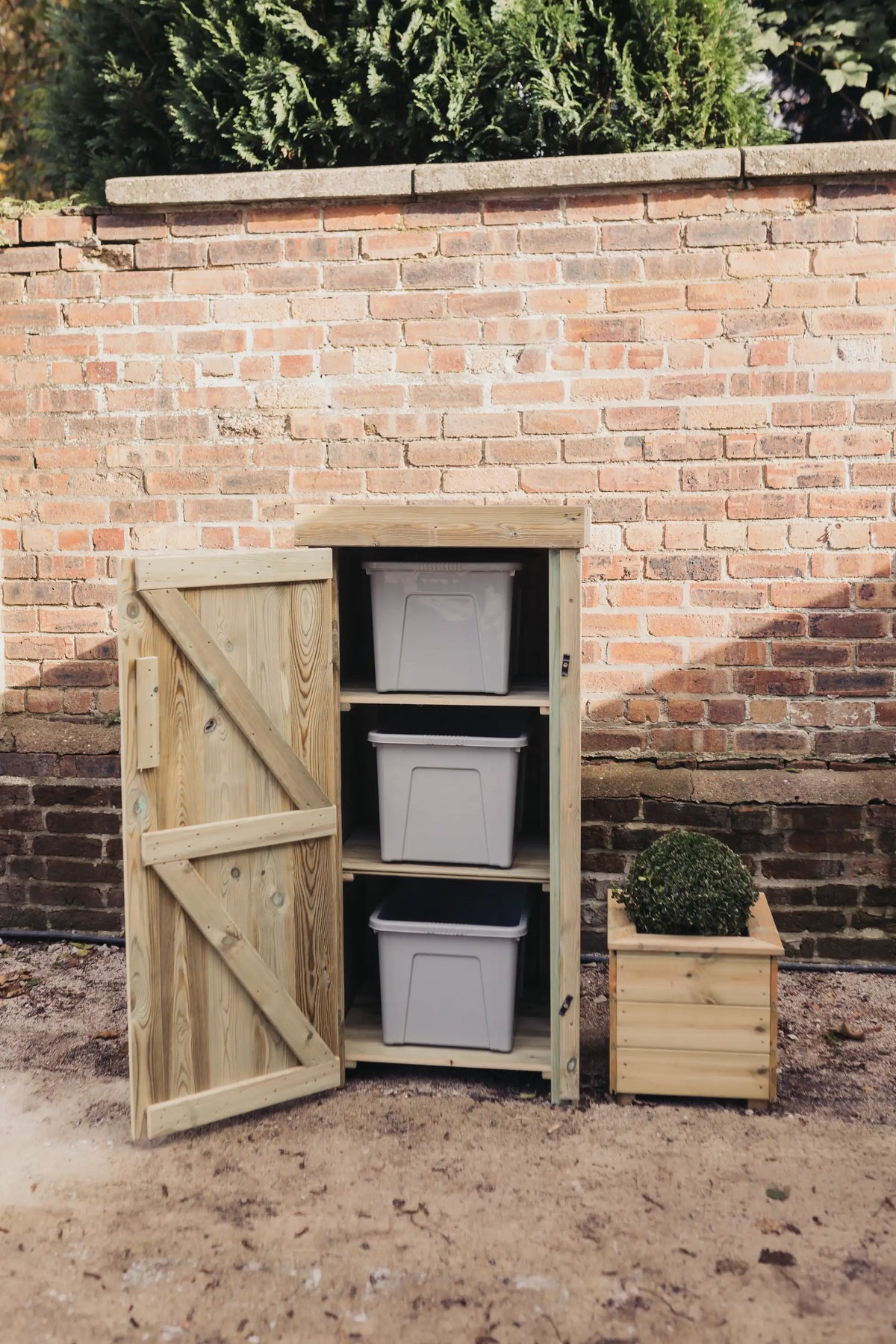 RECYCLE STORE WITH DOOR