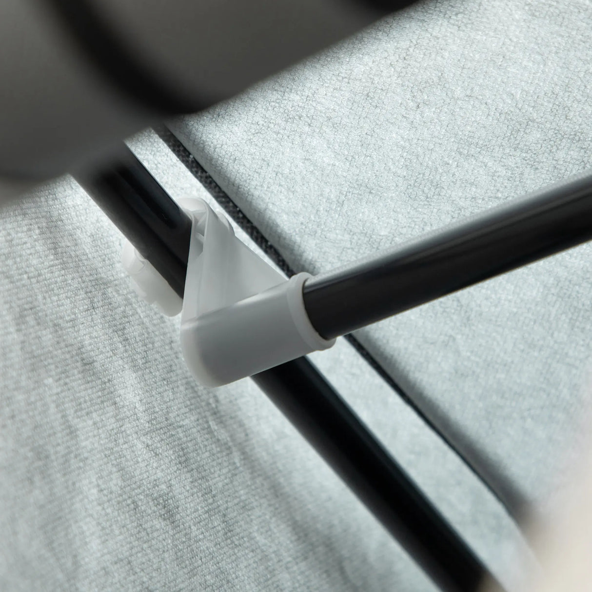 HOMCOM Fabric Wardrobe, with Rails and Shelves - Light Grey