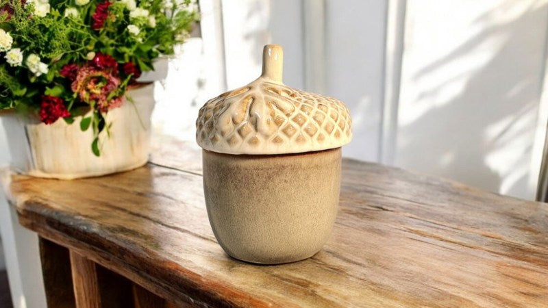 Ceramic Acorn Pot With Lid 13.5cm