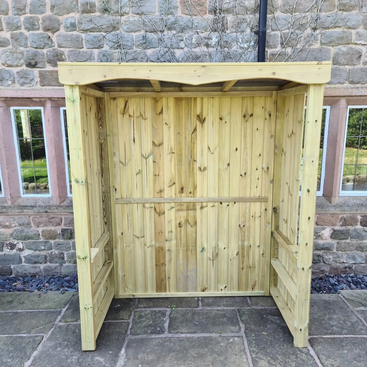 MEDIUM POLY SMOKING SHELTER