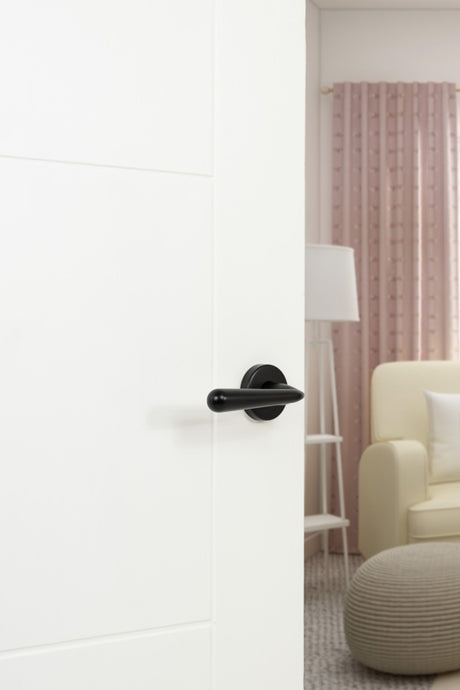 Tupai Rapido CurvaLine Adra Lever Door Handle on Round Rose - Pearl Black - Set