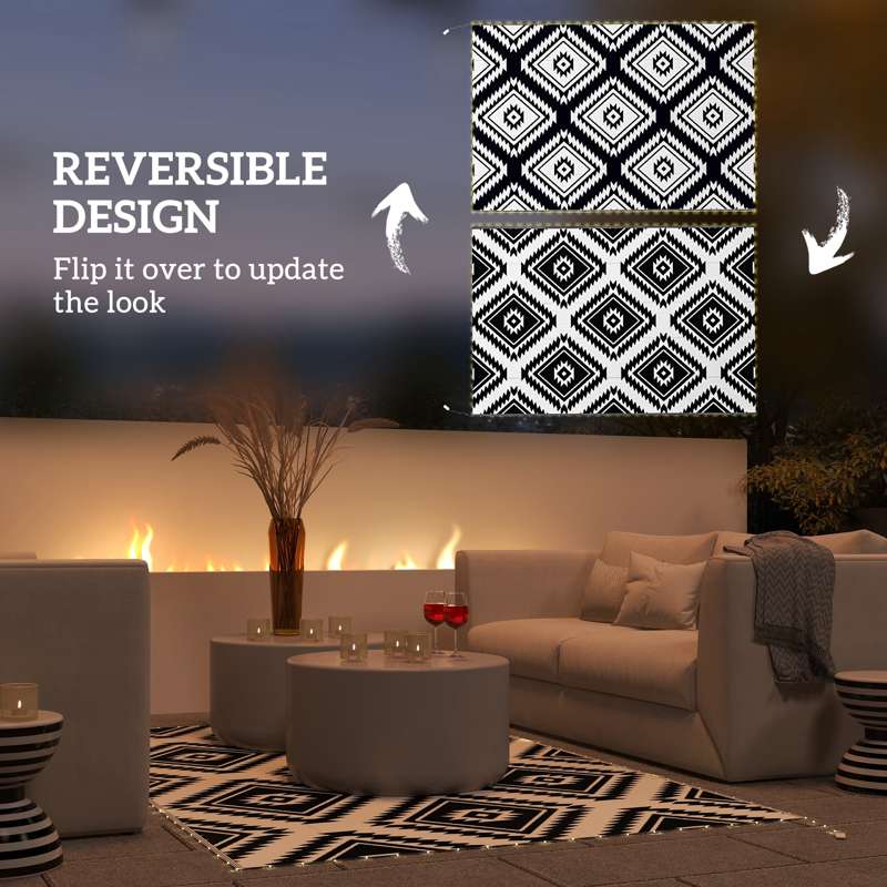 Outsunny Plastic Straw Reversible RV Outdoor Rug with LED String Light, 182 x 274cm, Black and White