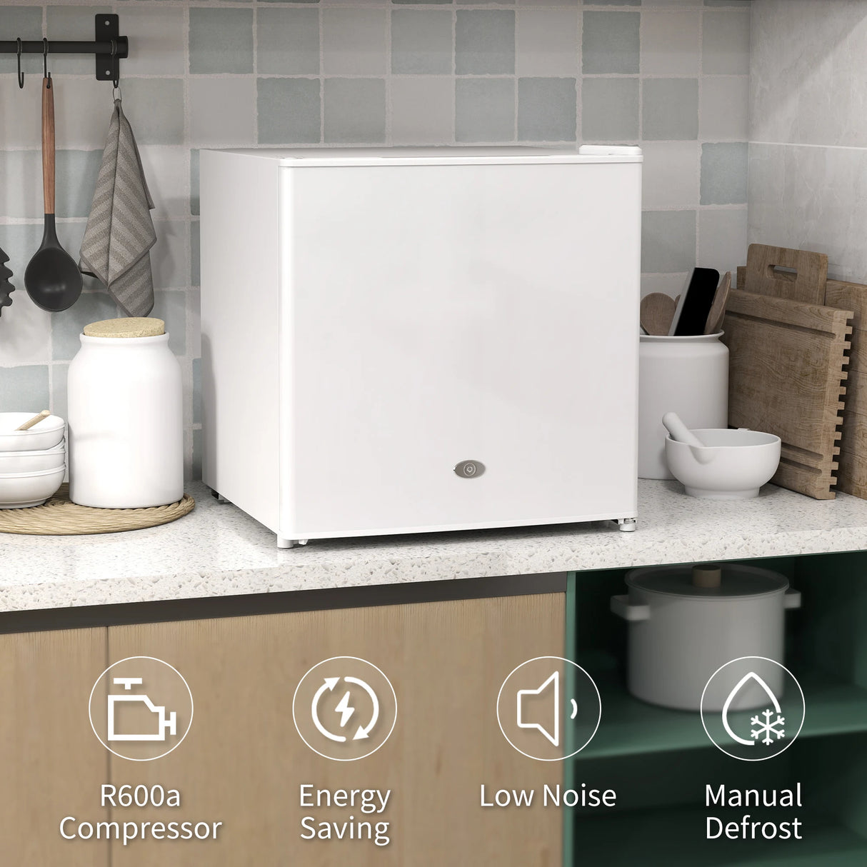 HOMCOM 35L Mini Freezer, -24 to -14 Temperature - White