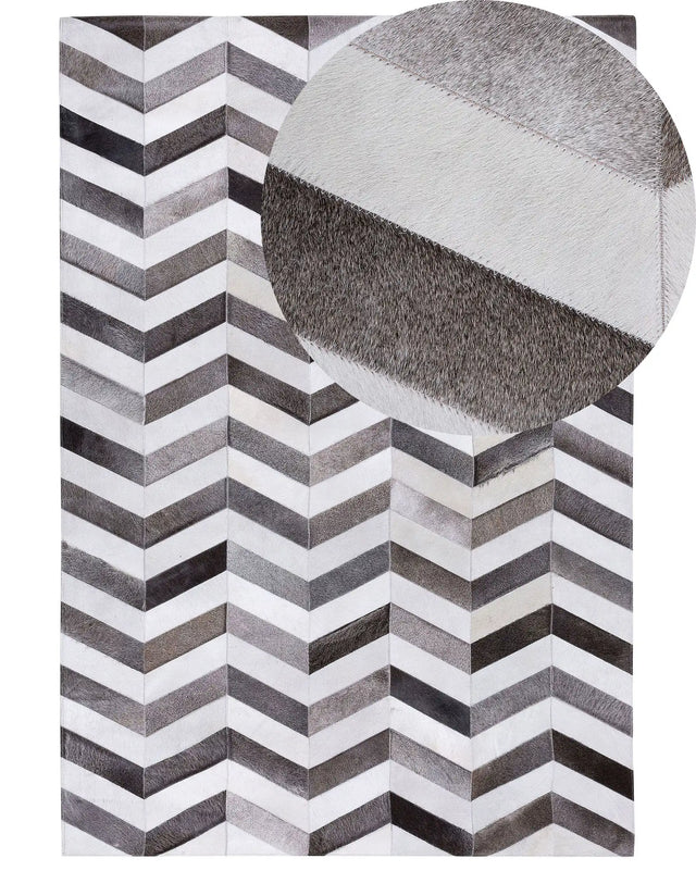Area Rug Grey Leather 140 x 200 cm Patchwork Cowhide Zigzag Rectangular Modern Beliani
