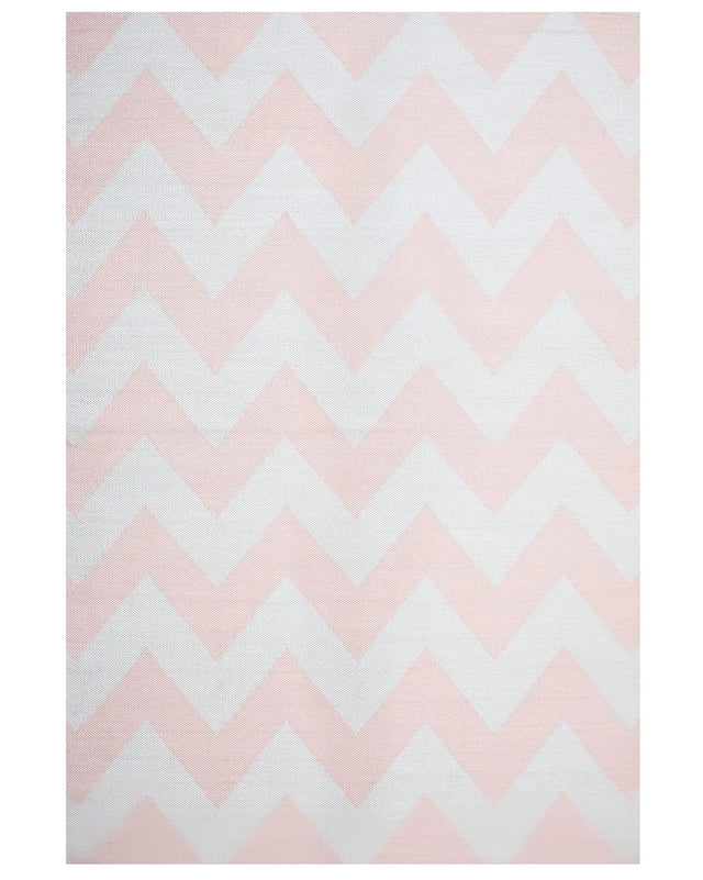 Area Rug Carpet Pink and White Polyester Fabric Chevron Pattern Rectangular 140 x 200 cm Beliani