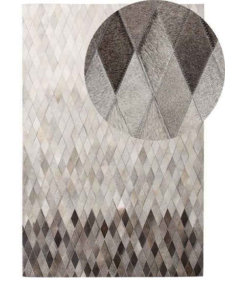 Rug White and Grey Leather 140 x 200 cm Modern Patchwork Handcrafted Beliani