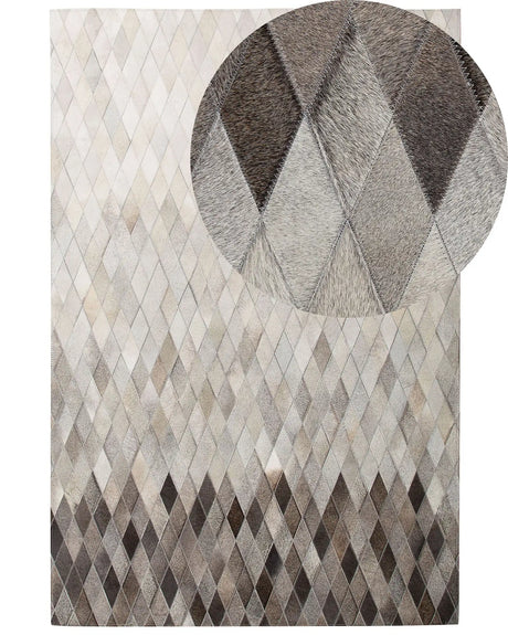 Rug White and Grey Leather 140 x 200 cm Modern Patchwork Handcrafted Beliani