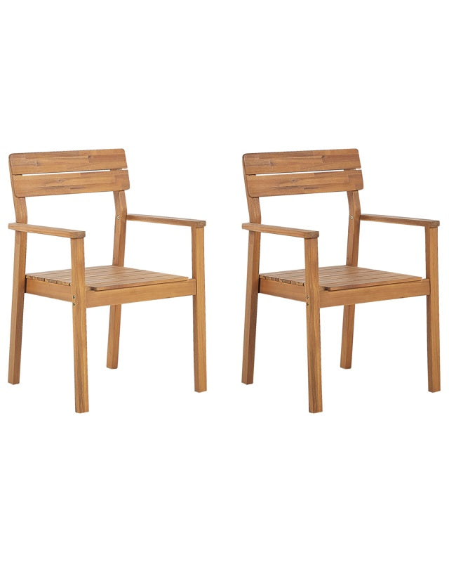 Set of 2 Garden Chairs Light Acacia Wood Outdoor with Armrests Rustic Style Beliani