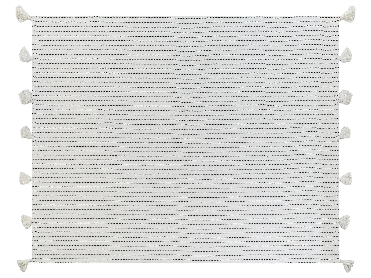 Bedspread Off-White Cotton Fabric 150 x 200 cm with Tassels Decorative Throw Bedding Classic Design Bedroom Beliani