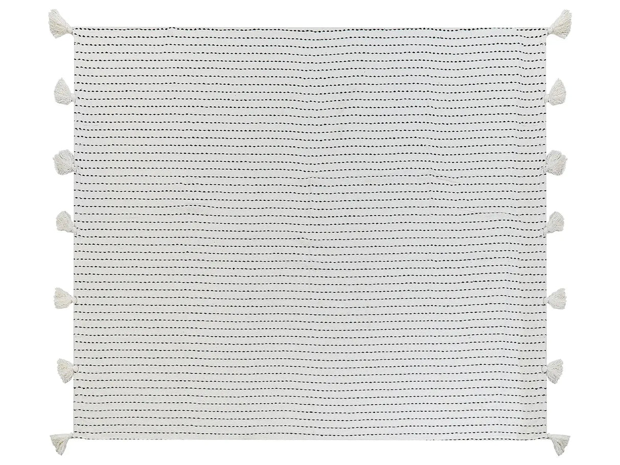 Bedspread Off-White Cotton Fabric 220 x 240 cm with Tassels Decorative Throw Bedding Classic Design Bedroom Beliani