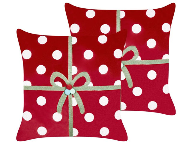 Set of 2 Scatter Cushions Red Velvet Fabric Christmas Present Pattern 45 x 45 cm Decoration Accessory Beliani