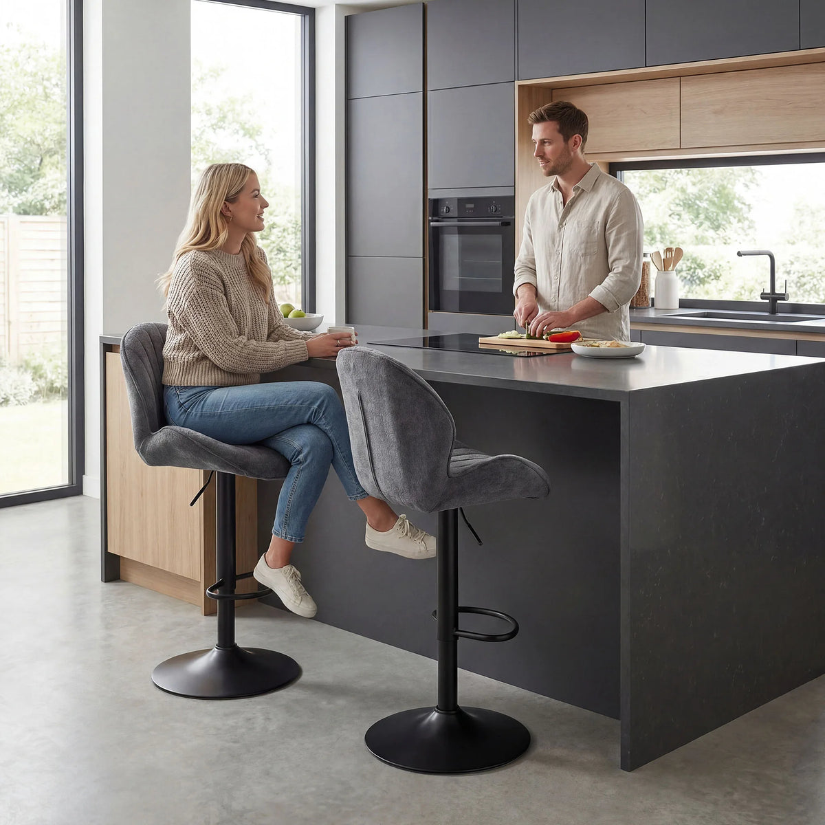 HOMCOM Bar Stools Set of 2, Swivel Barstools with Back, Adjustable Height and Footrest for Kitchen Island, Dining Room, Grey