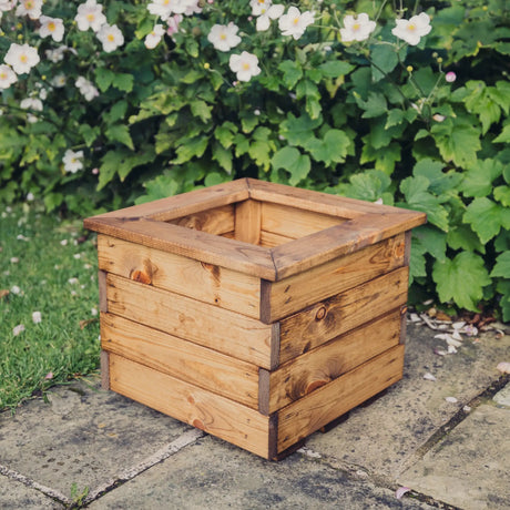 VALLEY SMALL SQUARE PLANTER                          H32 X W39 X D39