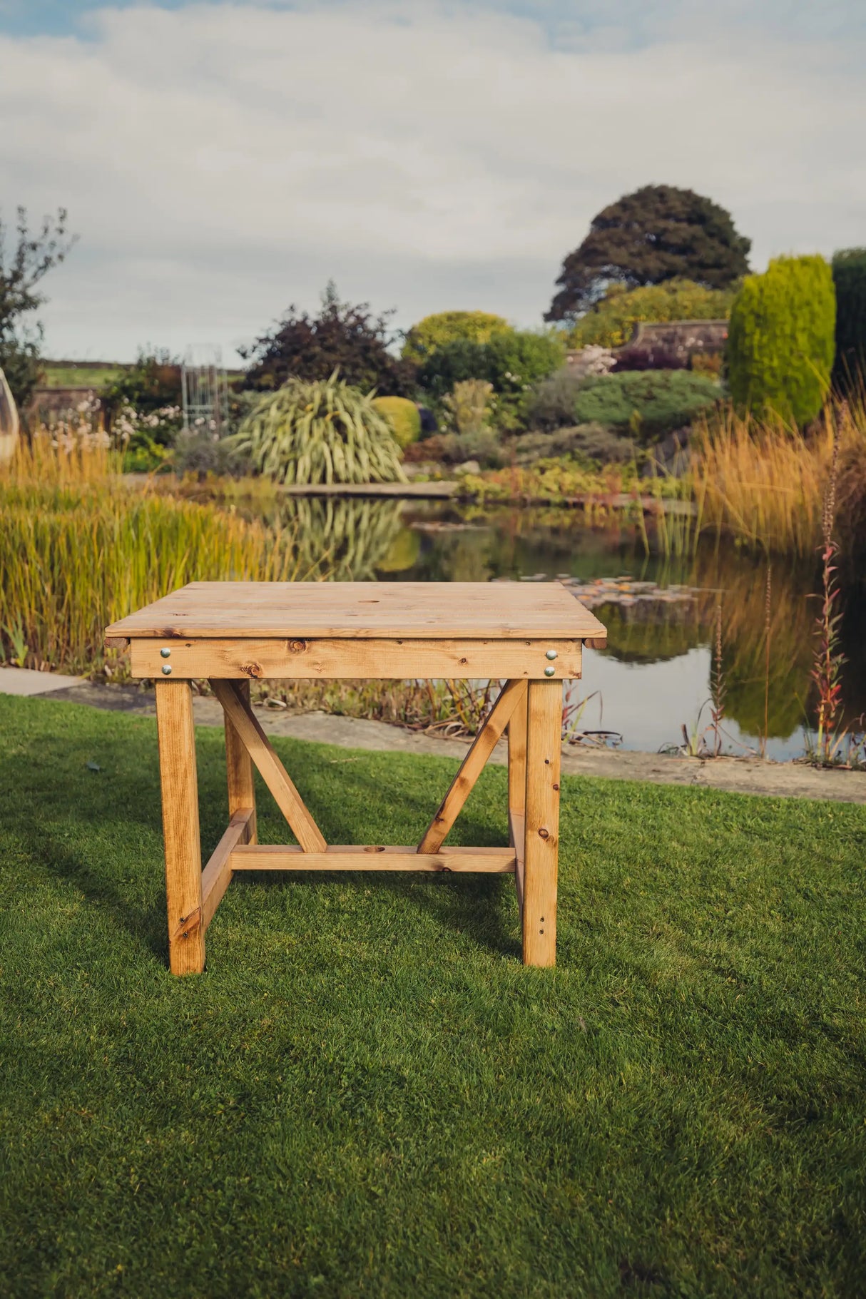 VALLEY 99CM  TABLE