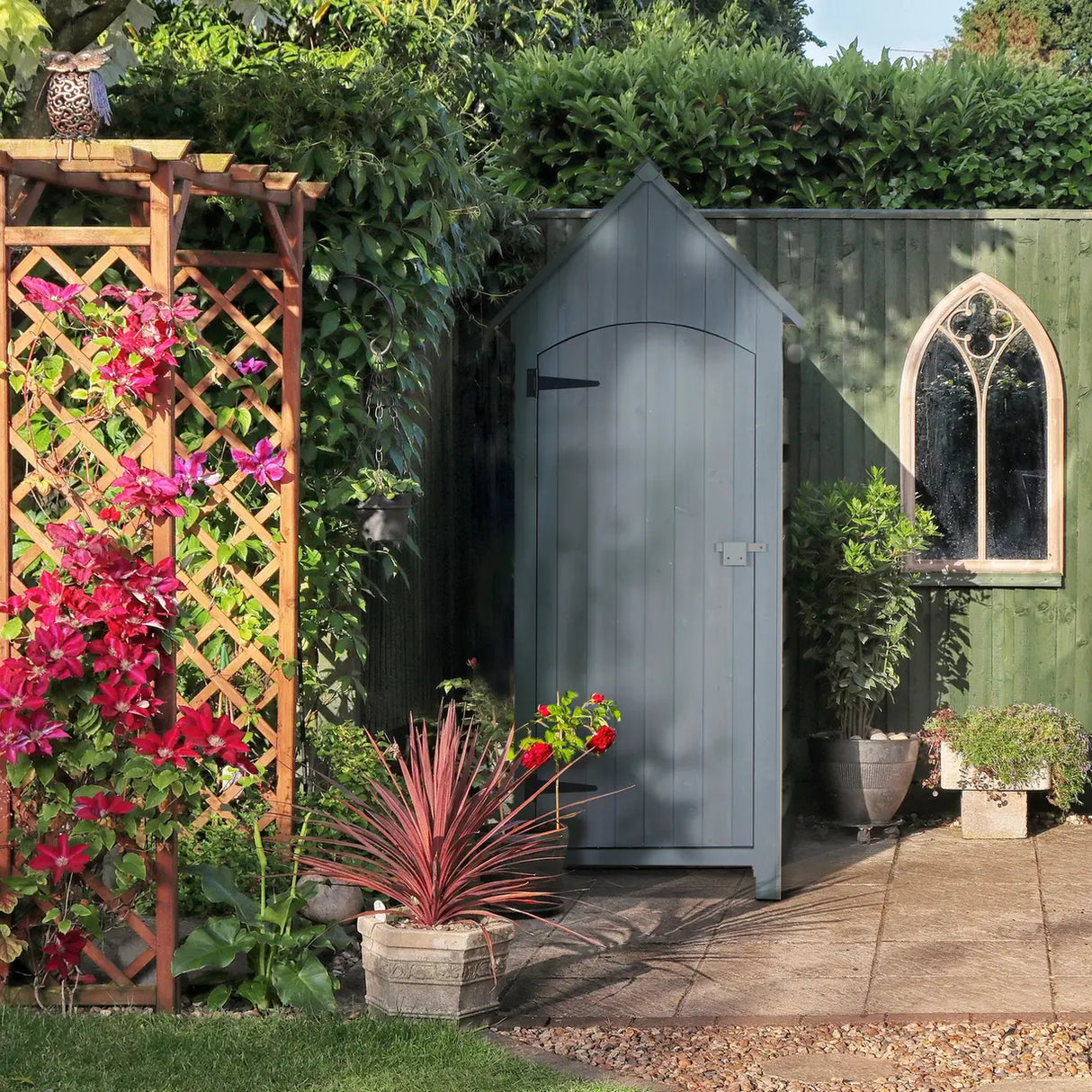 Outsunny Wooden Garden Storage Shed with 3 Shelves, Outdoor Tool Storage Cabinet with Tilt Roof and Lockable Door, 77.5 x 54.2 x 179.5 cm, Grey