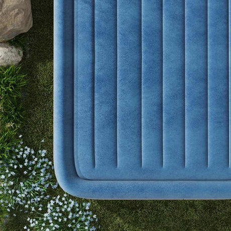 Outsunny King-Size Inflatable Mattress, with Built-In Electric Pump and Bag