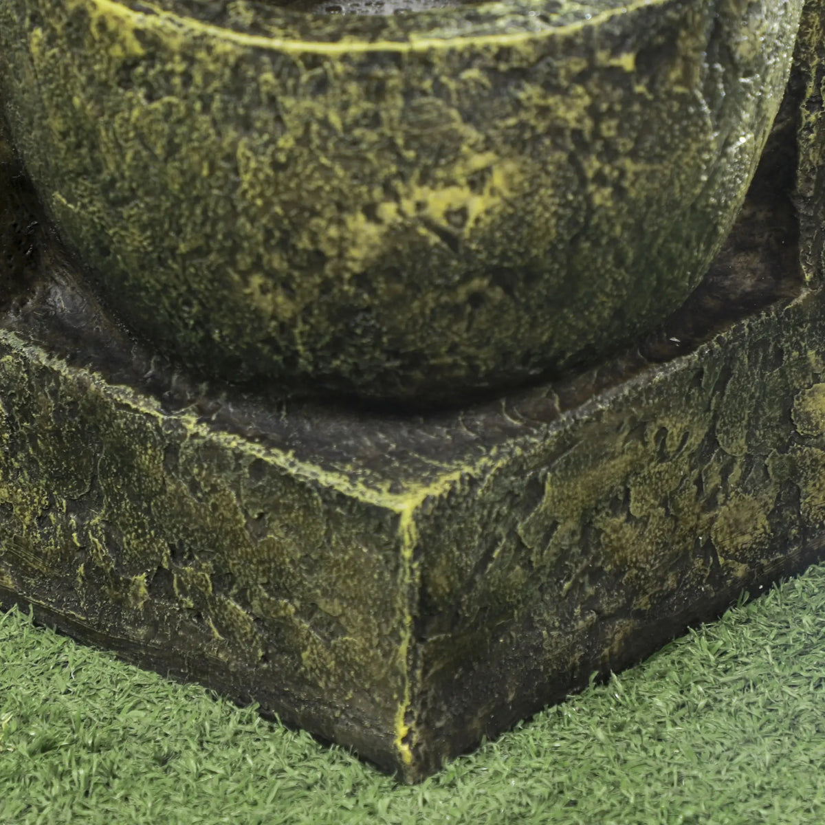 Outsunny Garden Water Feature Waterfall Fountain with 4-Tier Stone Look Bowls, Adjustable Flow