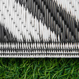 Outsunny Outdoor Rug Reversible Mat Plastic Straw Rug Portable RV Camping Mat for Garden Deck Picnic Indoor, 121 x 182 cm (4 x 6 ft), Black & White